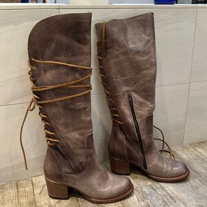 Gorgeous Freebird, gray and tan lace up, leather boots, Size 8